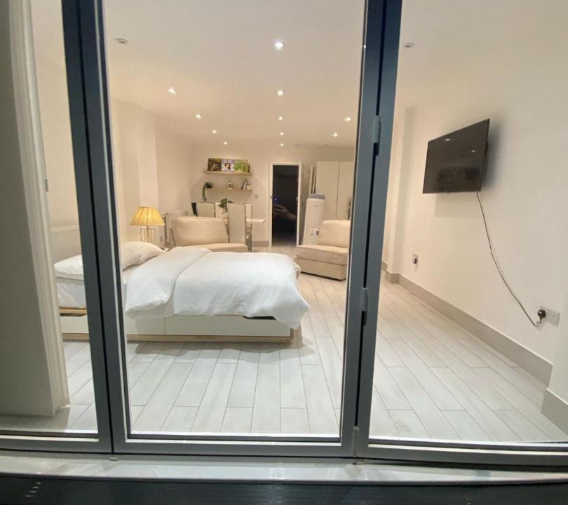 Photo of Others in Hale