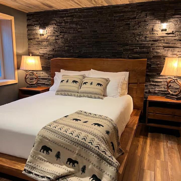 Photo of Bedroom in Trapper Creek