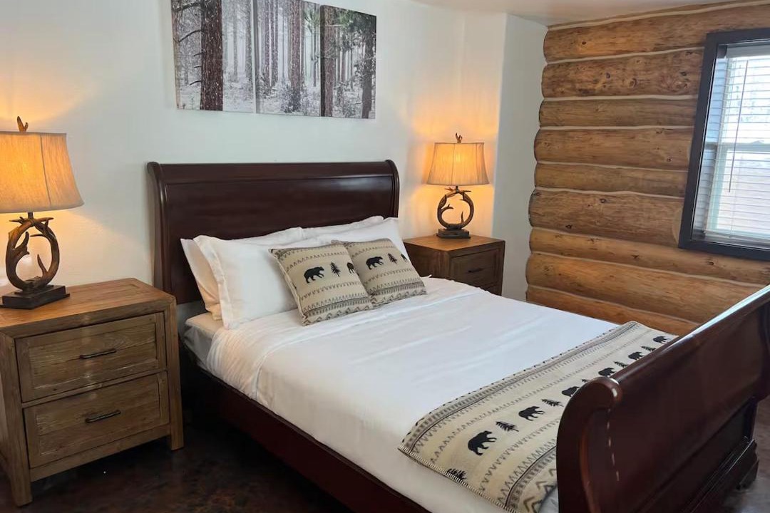 Photo of Bedroom in Trapper Creek