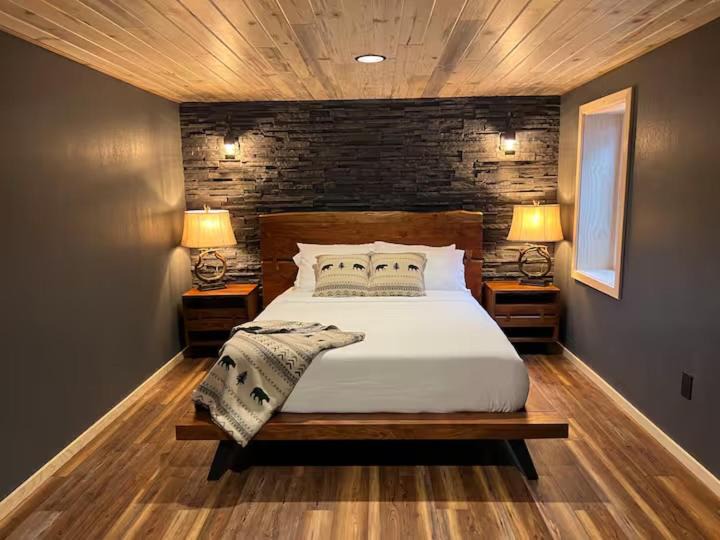 Photo of Bedroom in Trapper Creek