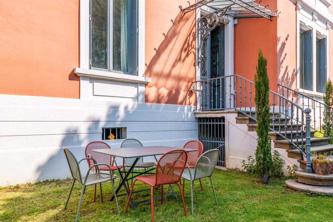 Photo of Patio Balcony in Champagne-au-Mont-d'Or