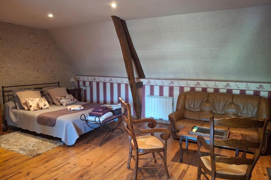 Photo of Others in Naveil