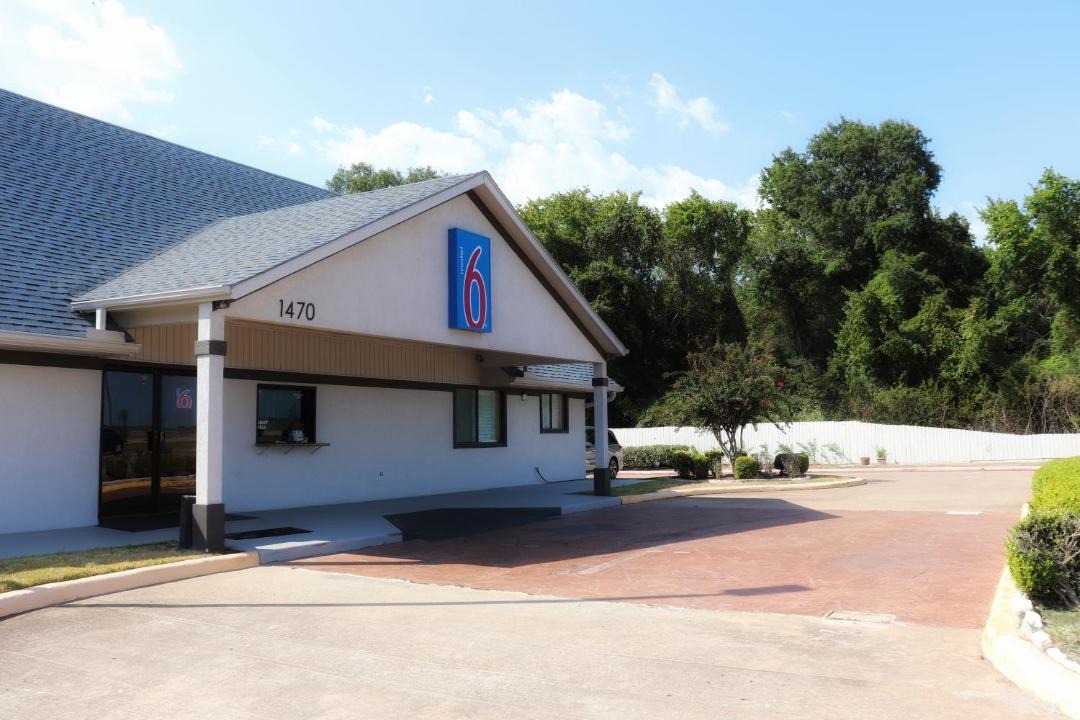 Photo of Others in Alvin