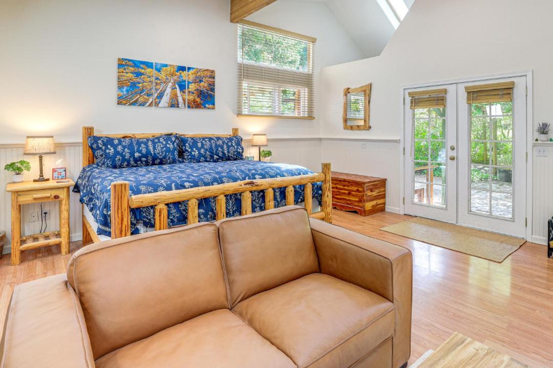 Photo of Bedroom in Belknap Springs