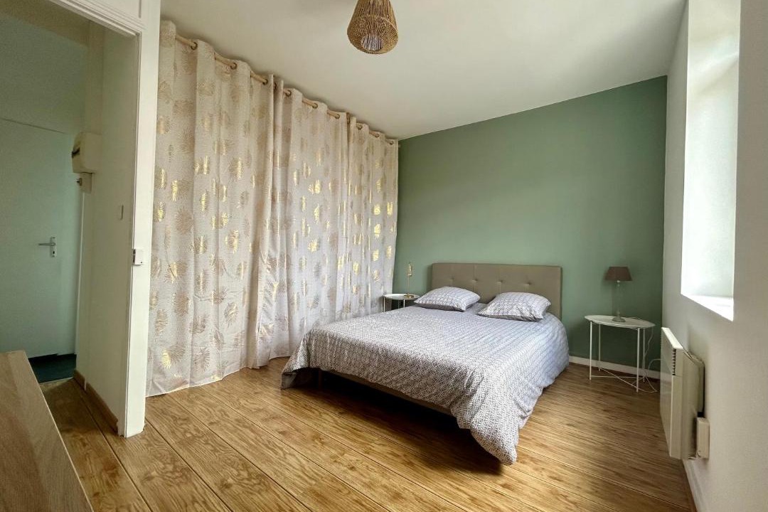 Photo of Bedroom in Lambersart