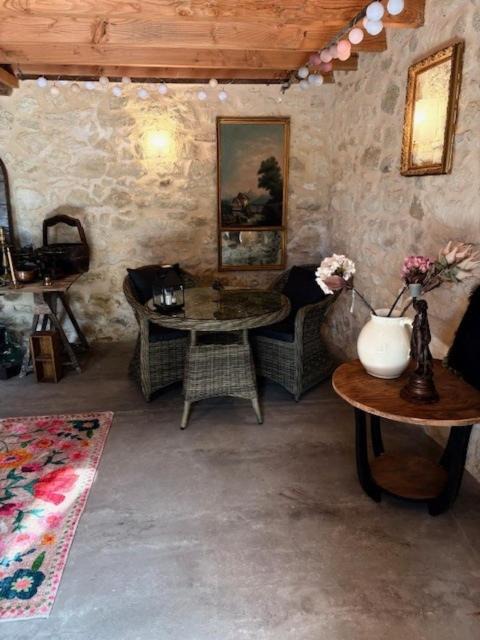 Photo of Others in Verac