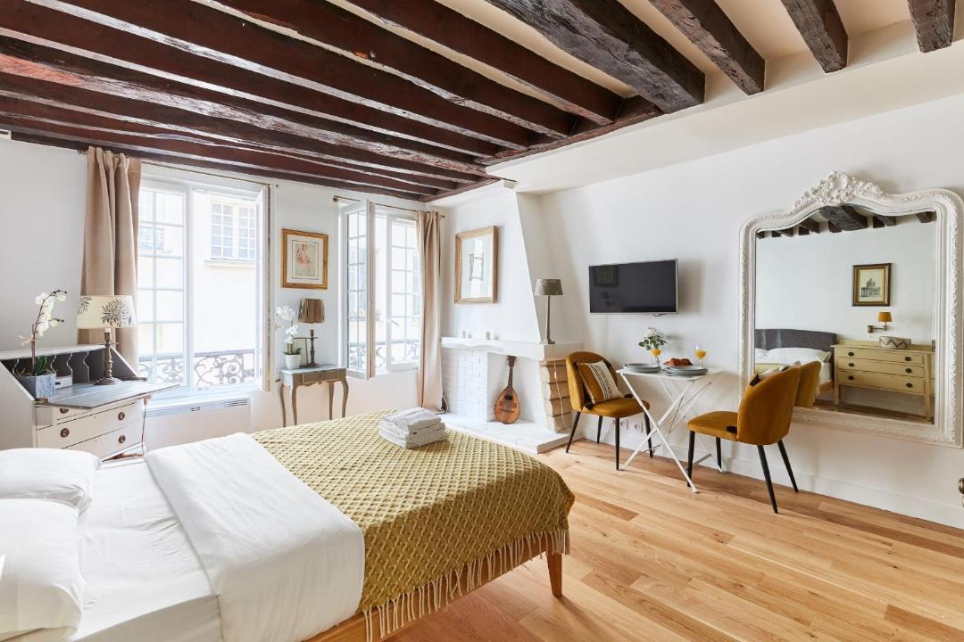 Photo of Bedroom in Arts-et-Metiers