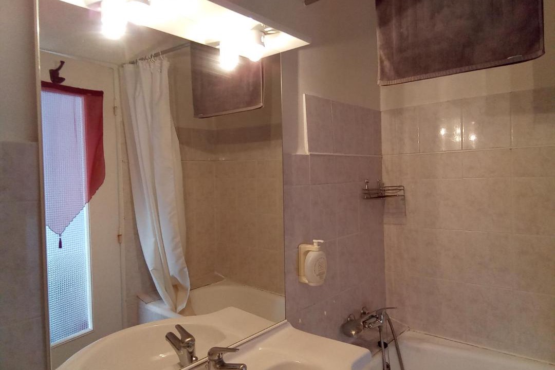 Photo of Bathroom in Limoux