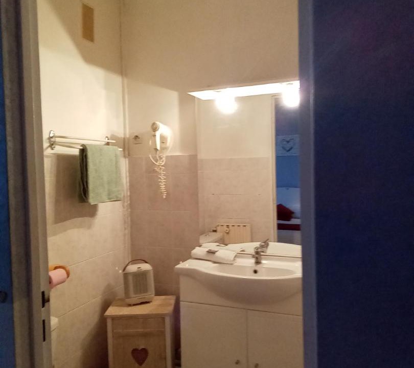 Photo of Bathroom in Limoux