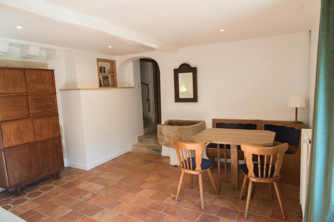 Photo of Others in Requista