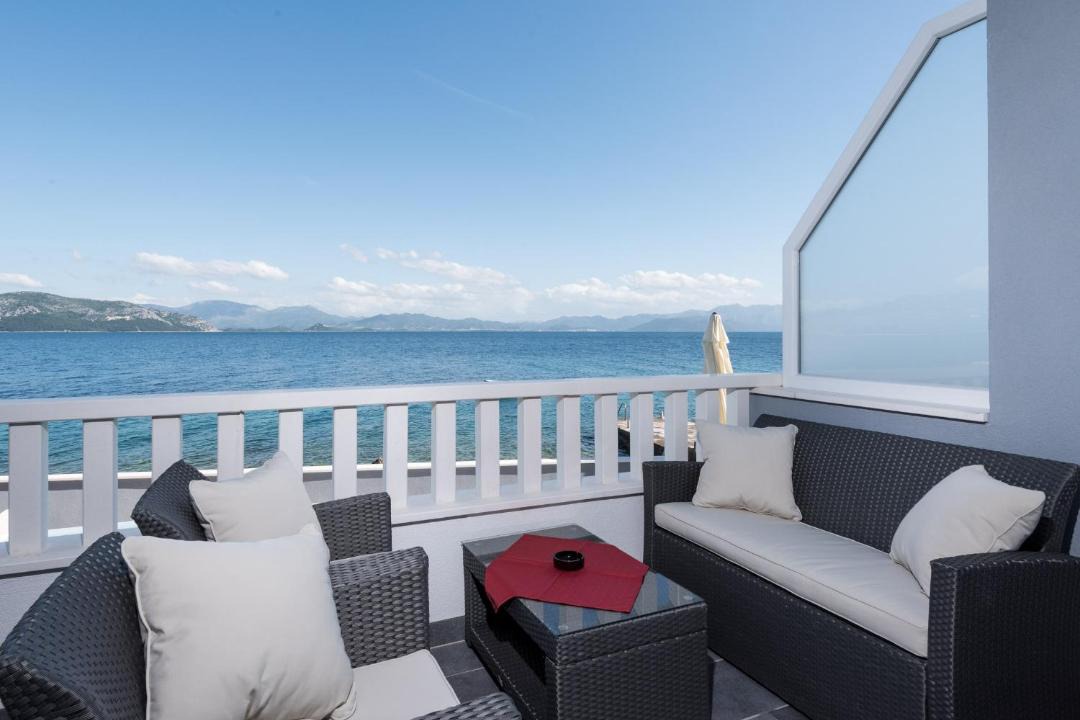 Photo of Patio Balcony in Sreser