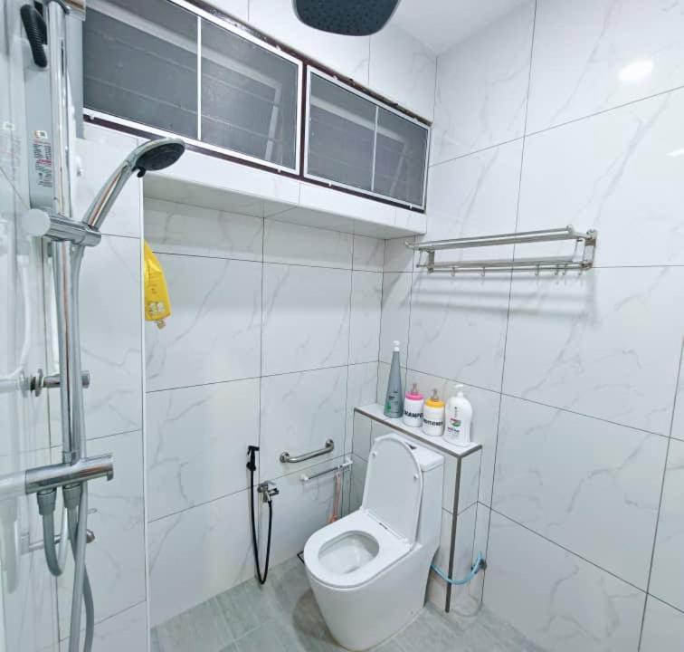 Photo of Bathroom in Kampung Lubok Peringgi