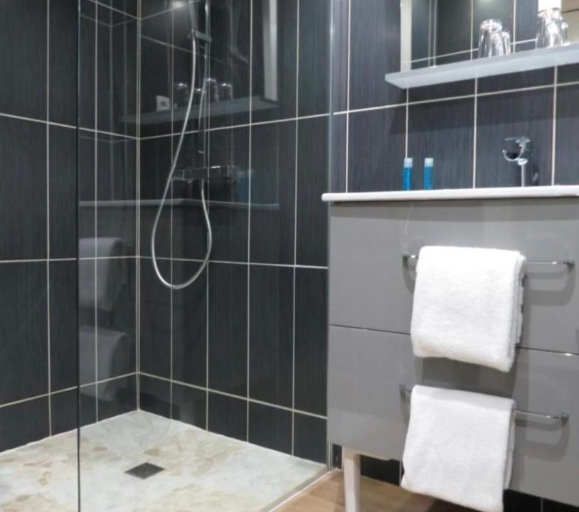 Photo of Bathroom in Royallieu Village