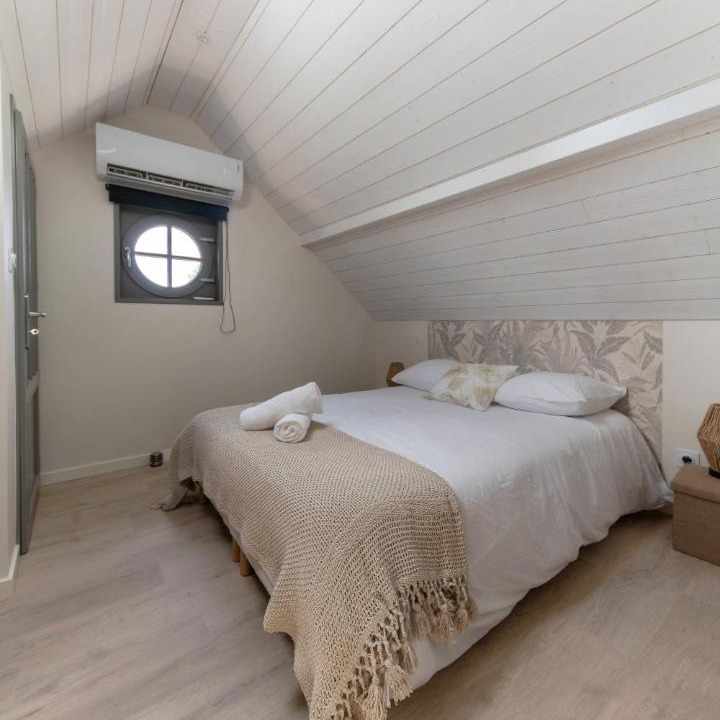 Photo of Others in Billy