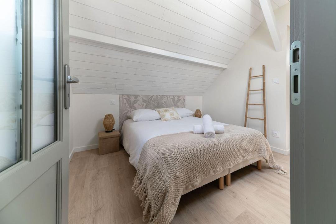 Photo of Others in Billy