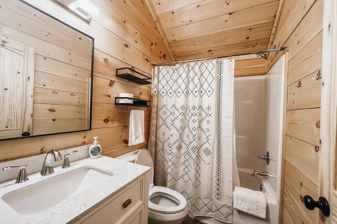 Photo of Bathroom in Hartwell