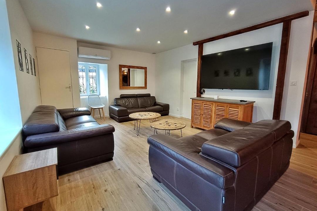 Photo of Livingroom in Saint-Pierre-de-Boeuf
