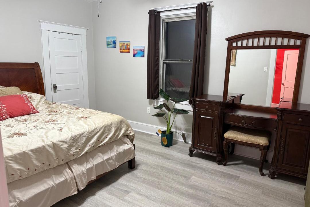 Photo of Bedroom in Mount Rainier