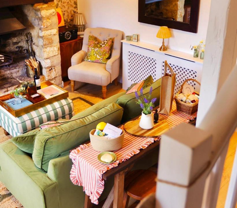 Photo of Livingroom in South Leigh