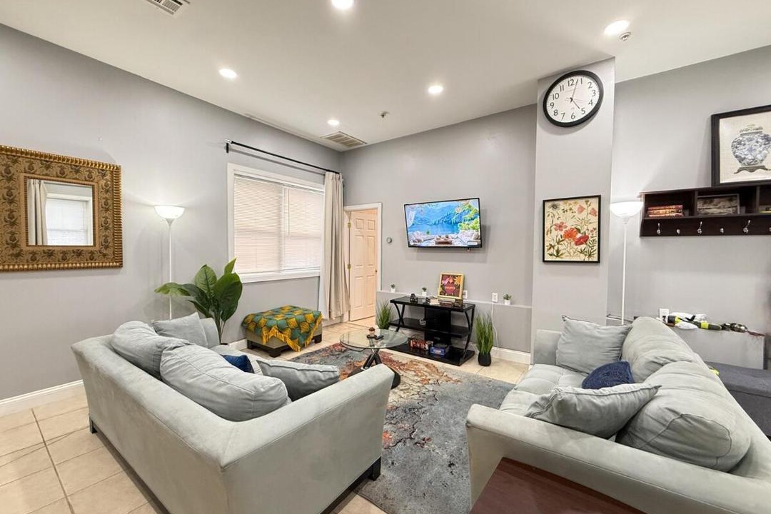 Photo of Livingroom in North Bergen