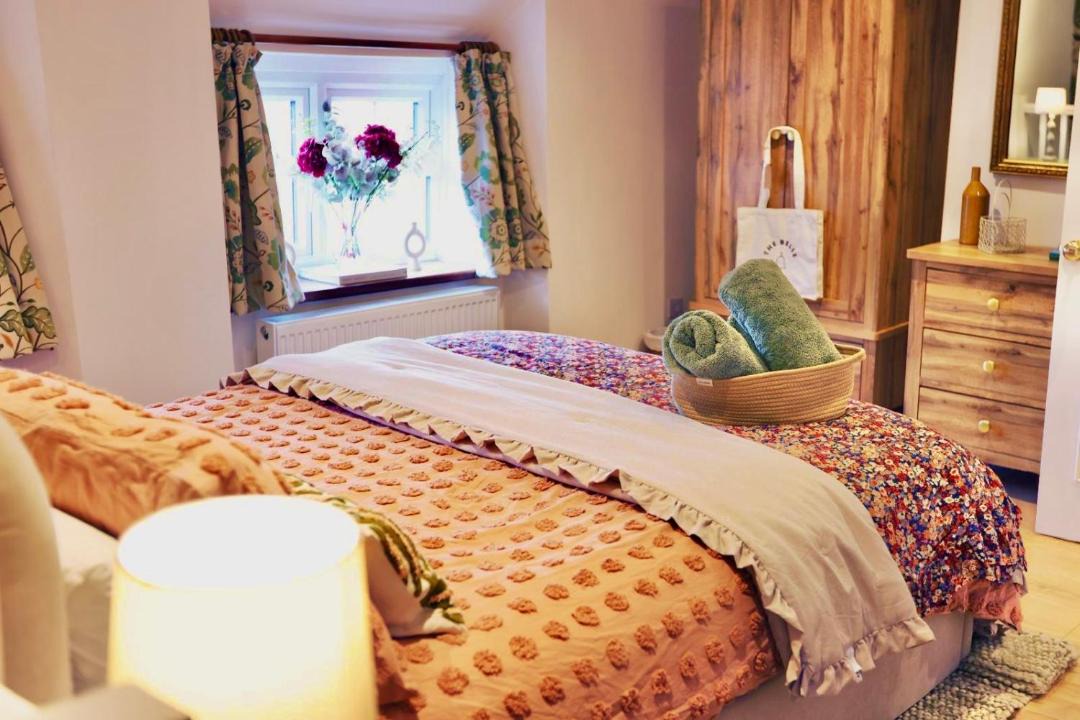 Photo of Bedroom in South Leigh