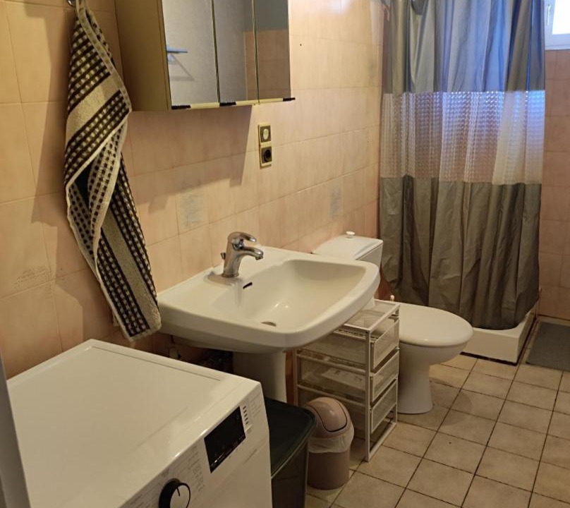 Photo of Bathroom in Grozon