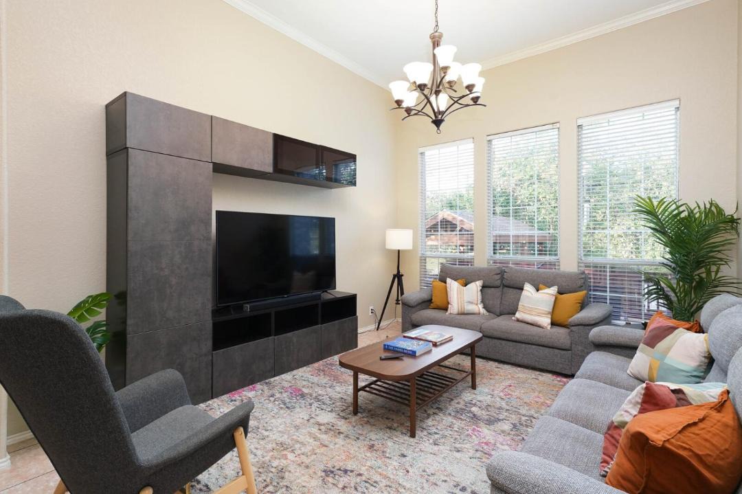 Photo of Livingroom in Vance Jackson