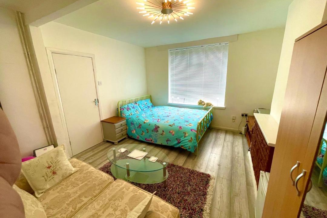 Photo of Others in Wandle Valley