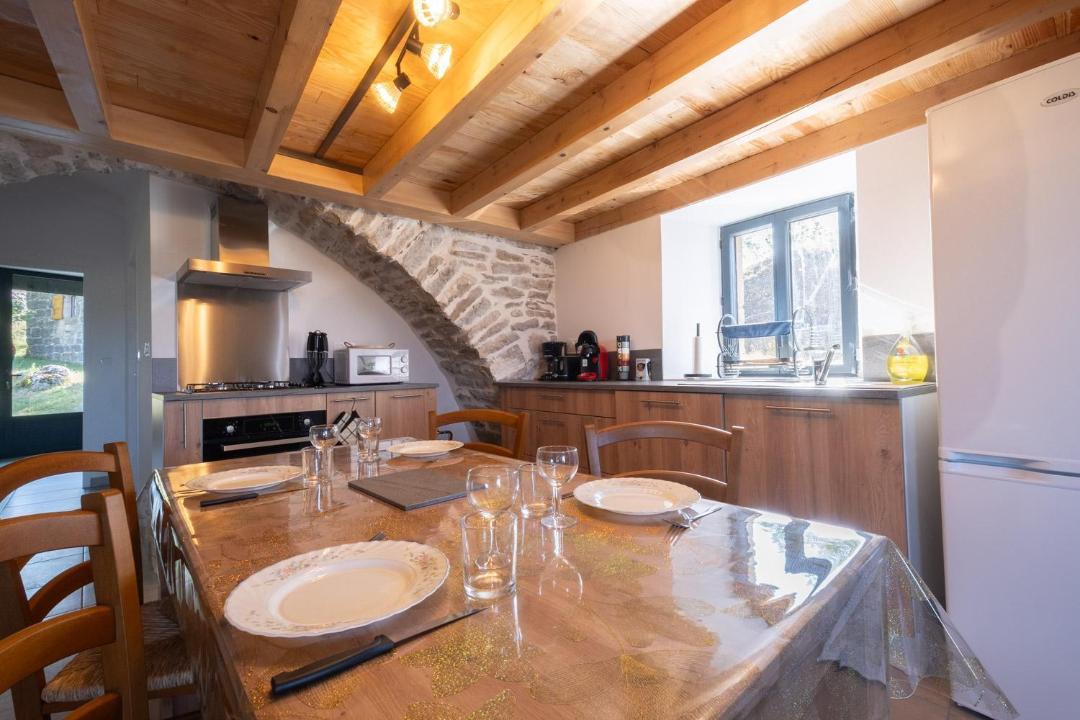 Photo of Kitchen in Fraissinet-de-Fourques