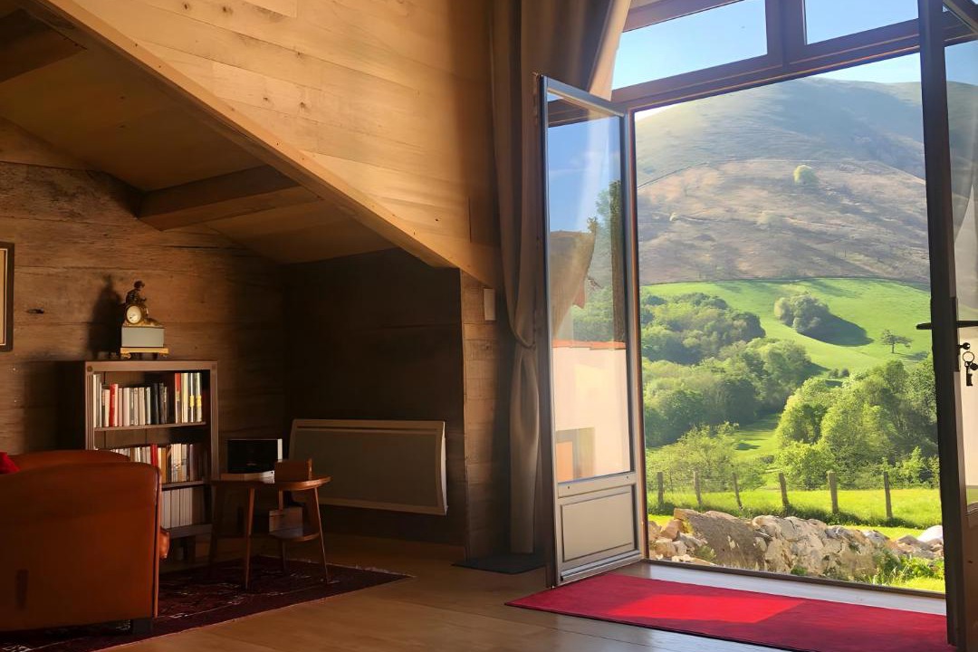 Photo of Others in Iholdy