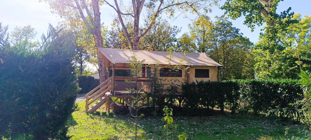 Photo of Others in Le Mung