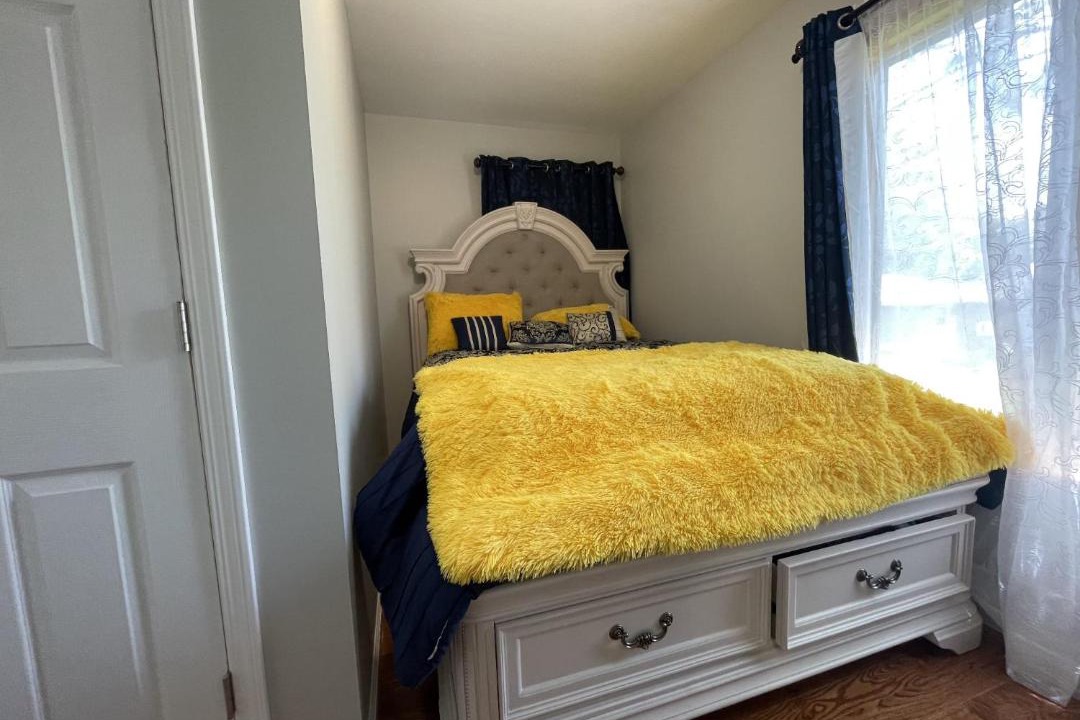 Photo of Bedroom in Athol Springs