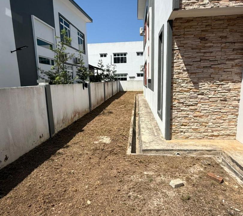 Photo of Others in Serom