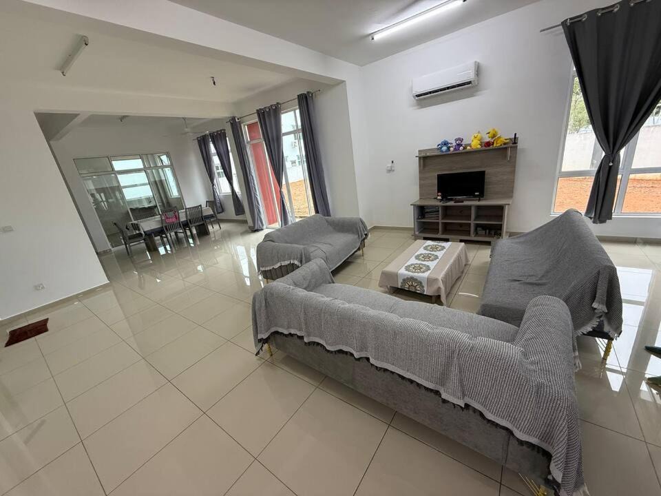 Photo of Others in Serom