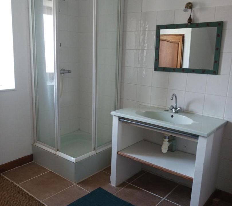 Photo of Bathroom in Trateau