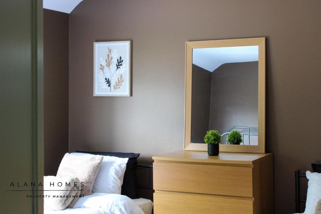 Photo of Others in Bilston