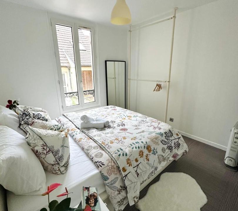 Photo of Bedroom in Les Lilas