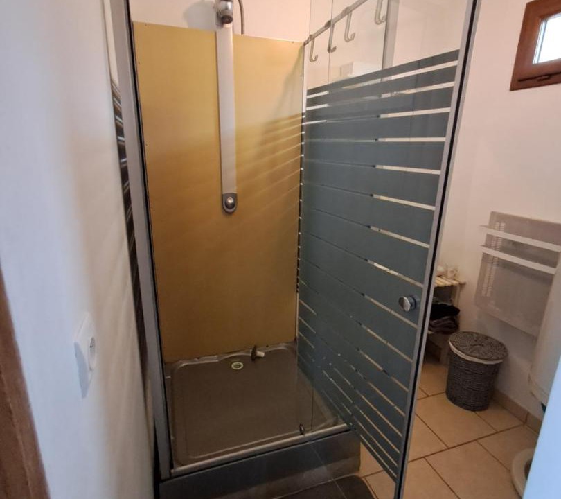 Photo of Bathroom in Valines