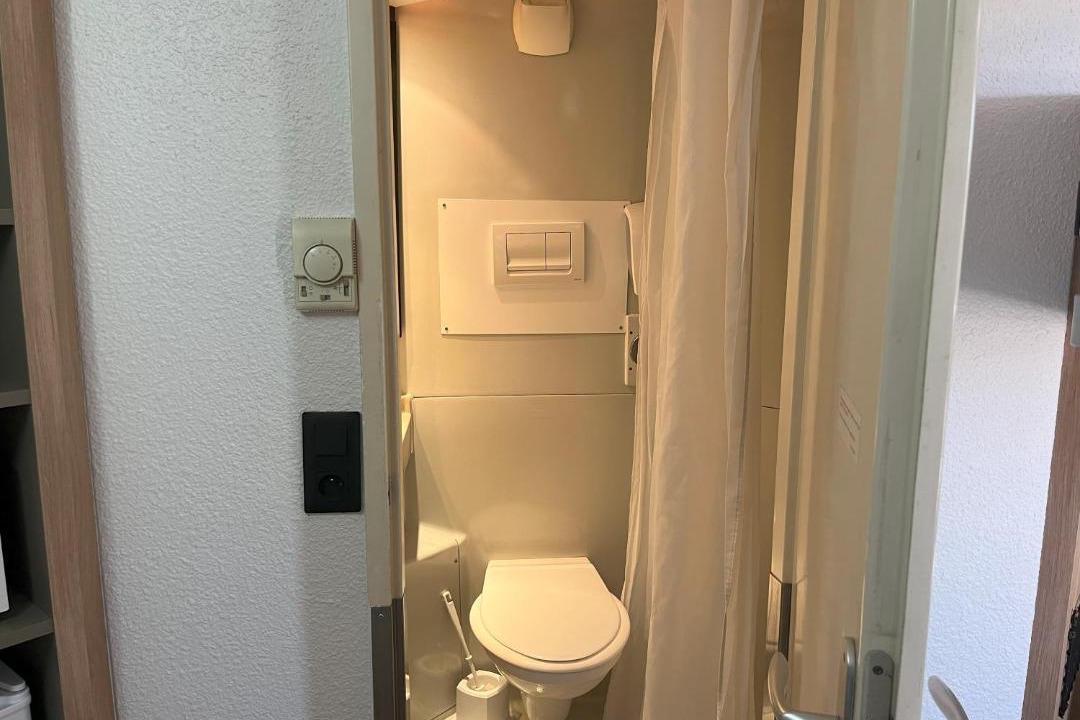 Photo of Bathroom in Saint Tronquet Business Park