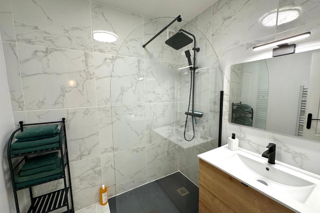 Photo of Bathroom in Saint-Laurent-d'Aigouze