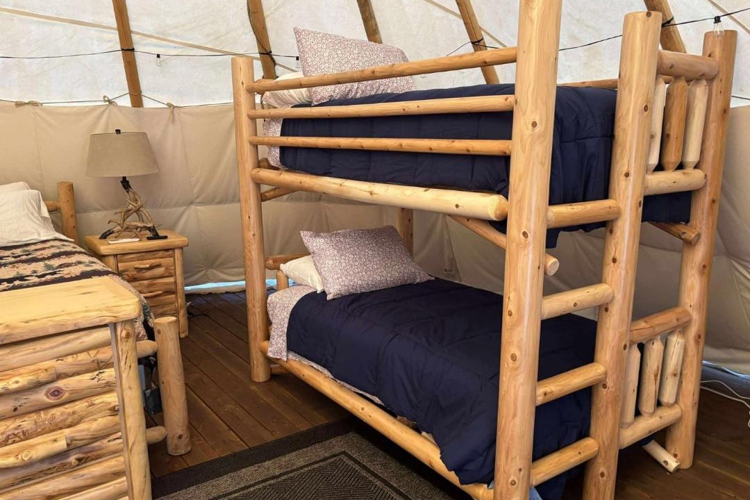Photo of Bedroom in Cave Junction