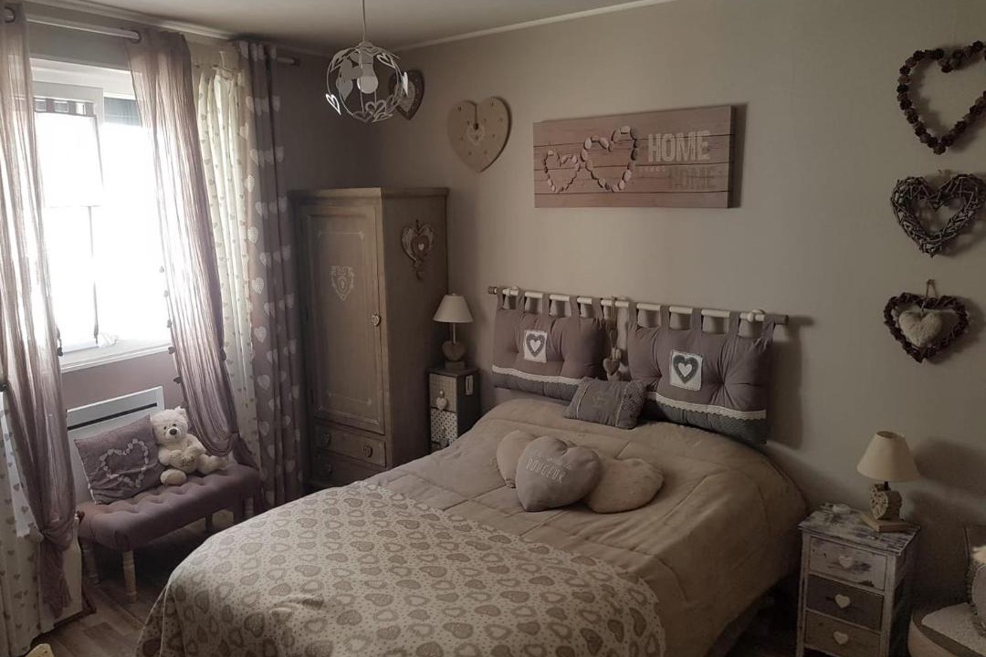 Photo of Bedroom in Issoire