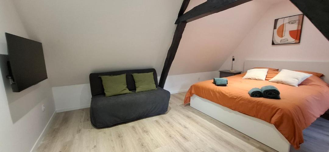 Photo of Bedroom in Villeneuve-sur-Yonne