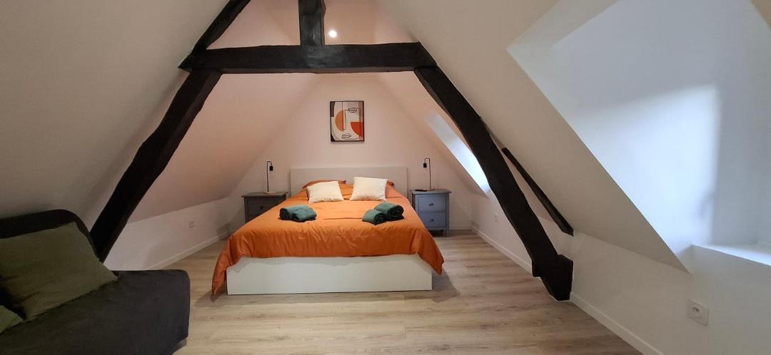 Photo of Bedroom in Villeneuve-sur-Yonne
