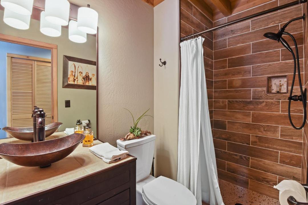 Photo of Bathroom in Kingswood Estates