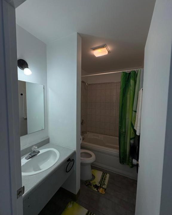 Photo of Bathroom in St-Francois-du-Lac