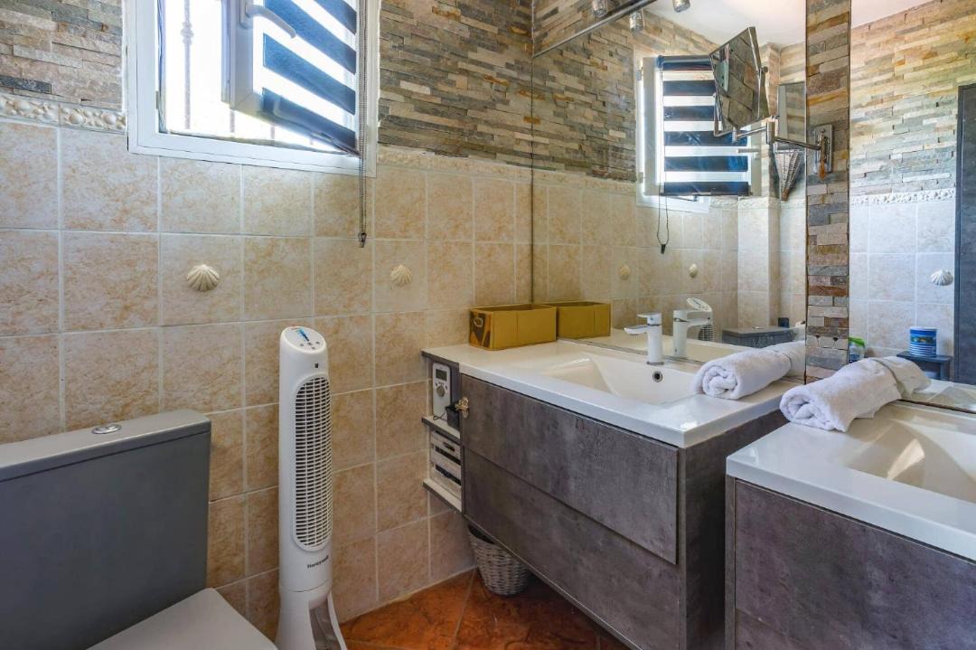 Photo of Bathroom in Plaissan