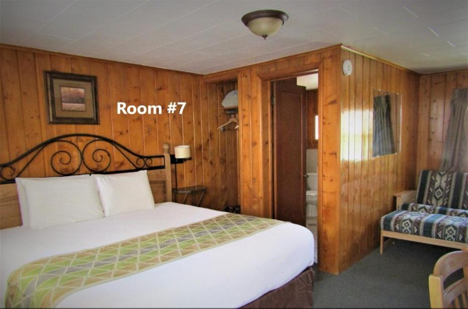 Photo of Bedroom in Hot Sulphur Springs
