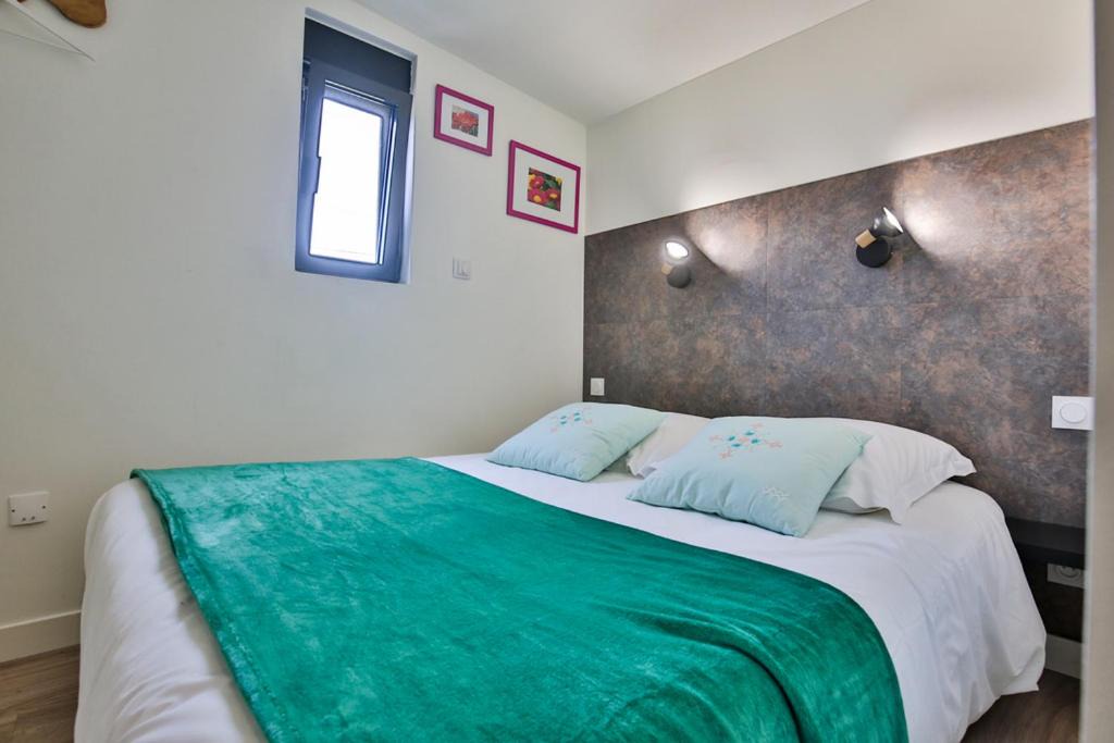 Photo of Bedroom in Clermont-Creans