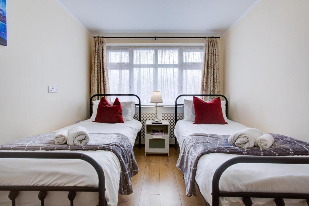 Photo of Others in Ponders End